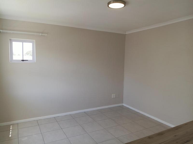 To Let 2 Bedroom Property for Rent in Pinelands Western Cape